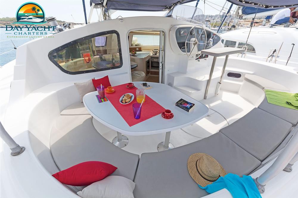 43' Belize interior