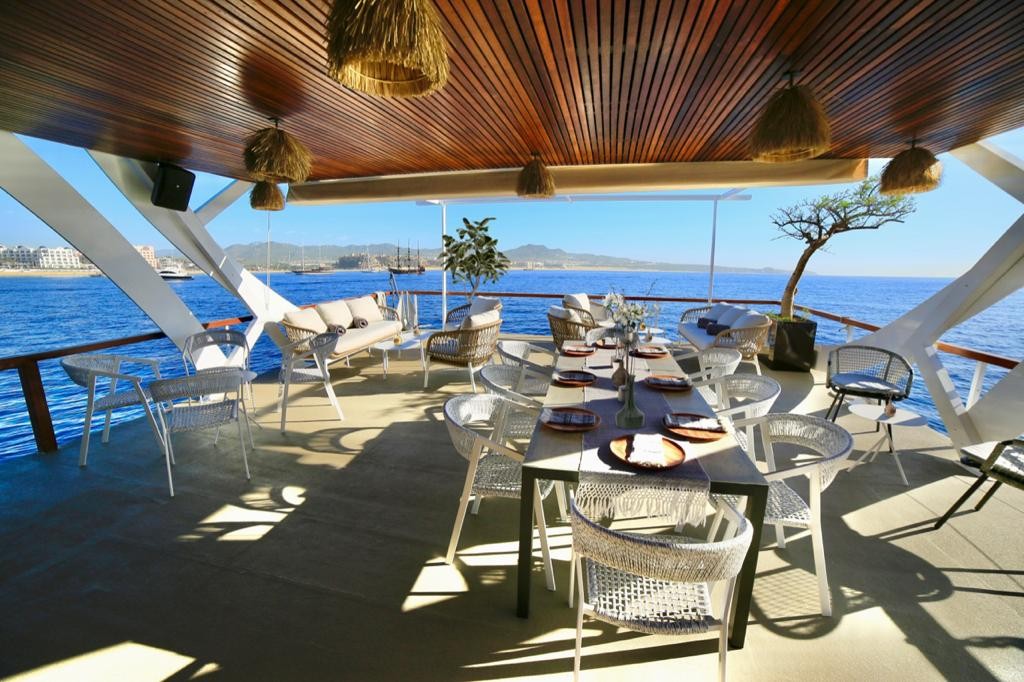 49' Deck interior